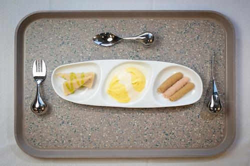 How To Plate Eggs and Toast Purée