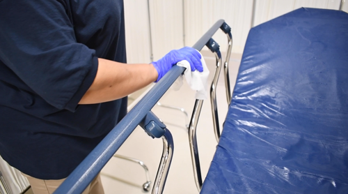 How to Clean a Stretcher