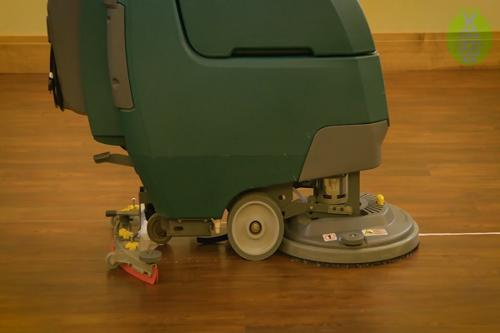 Using a Floor Scrubbing Machine